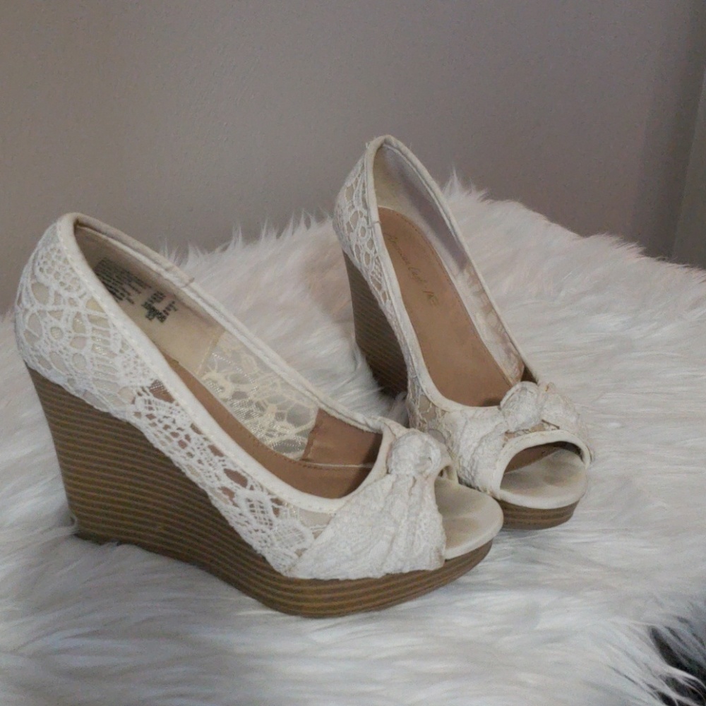 AE NY American Eagle lace peeptoe wedges
